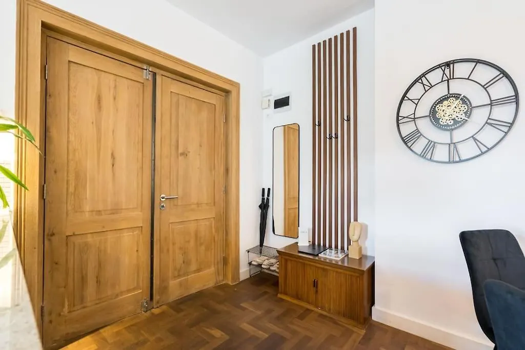Stunning 2Br Apartment - Ateneu - City Center Bucharest Romania