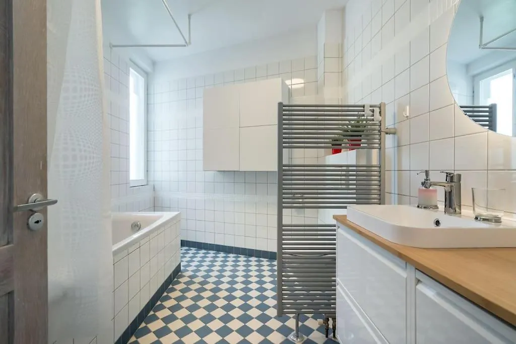 Stunning 2Br Apartment - Ateneu - City Center Bucharest Romania