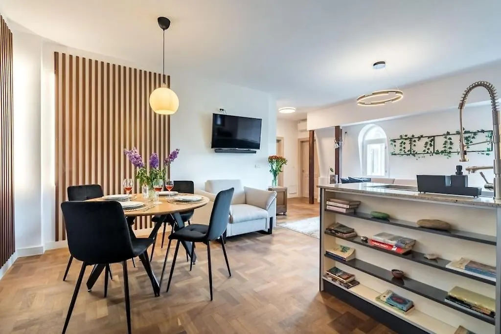 Stunning 2Br Apartment - Ateneu - City Center Bucureşti 0*,  România