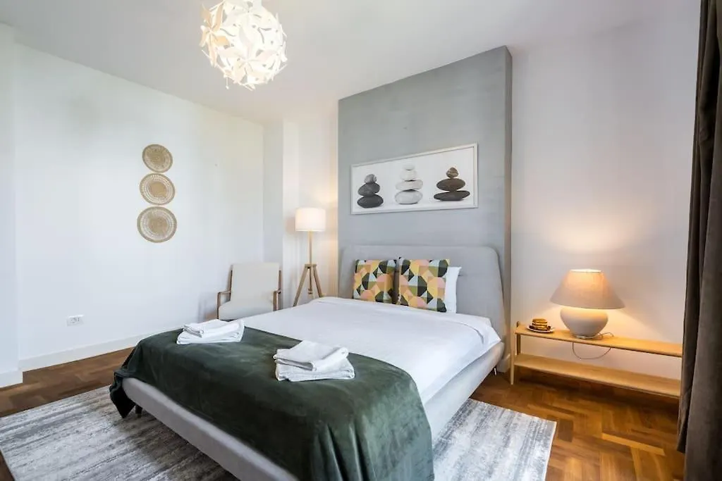 Stunning 2Br Apartment - Ateneu - City Center Bucharest Romania