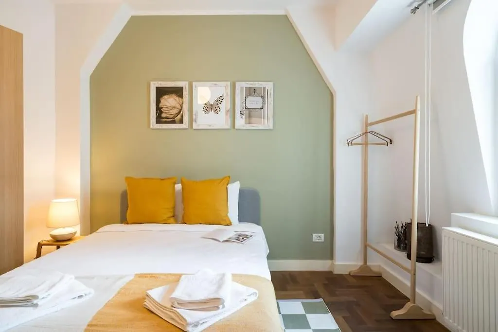 Stunning 2Br Apartment - Ateneu - City Center Bucureşti 0*,