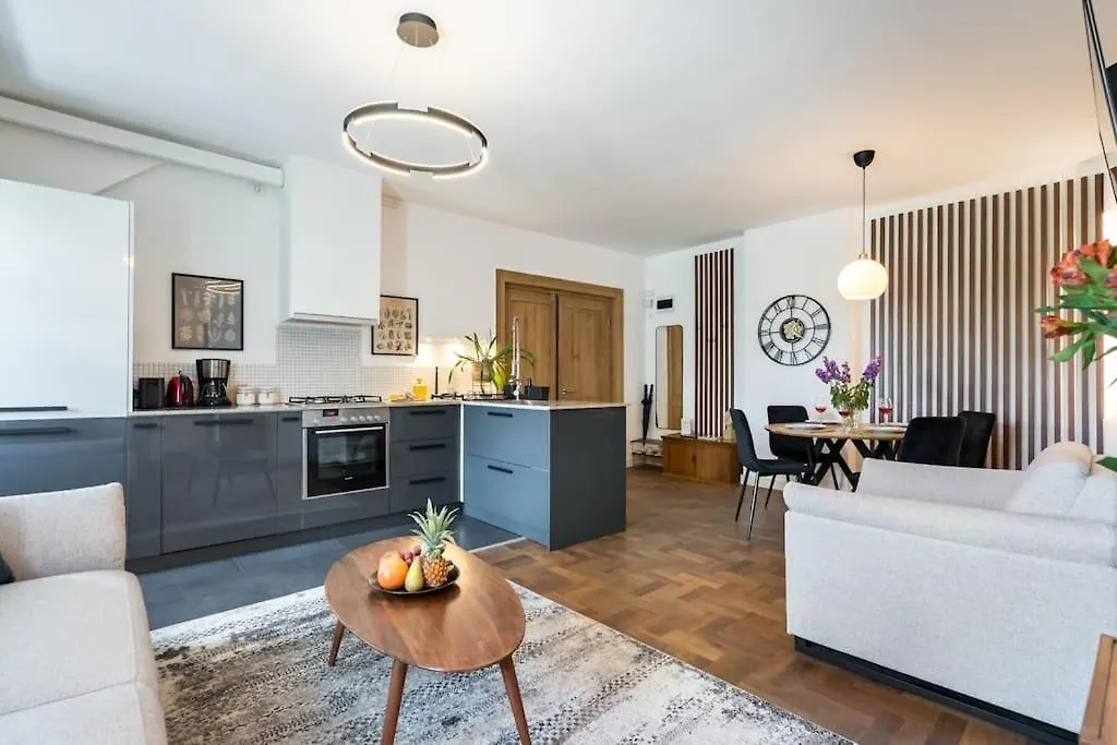 Stunning 2Br Apartment - Ateneu - City Center Bucureşti 0*,  România