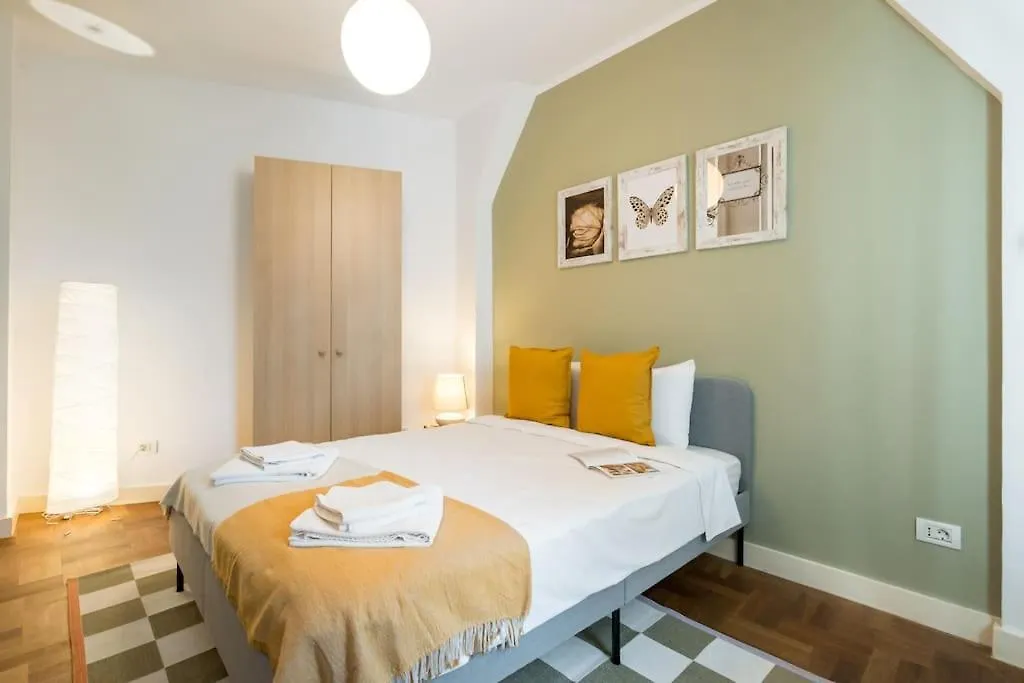 Stunning 2Br Apartment - Ateneu - City Center Bucharest Romania