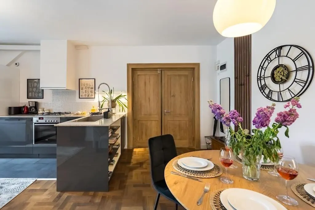 Stunning 2Br Apartment - Ateneu - City Center Bucharest