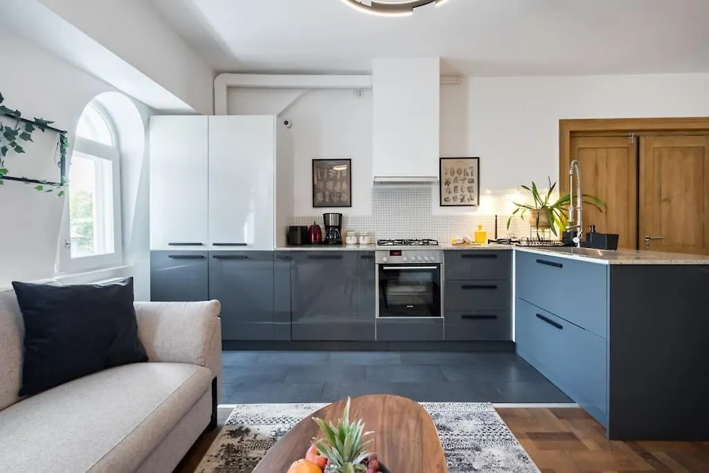 Stunning 2Br Apartment - Ateneu - City Center Bucharest Romania