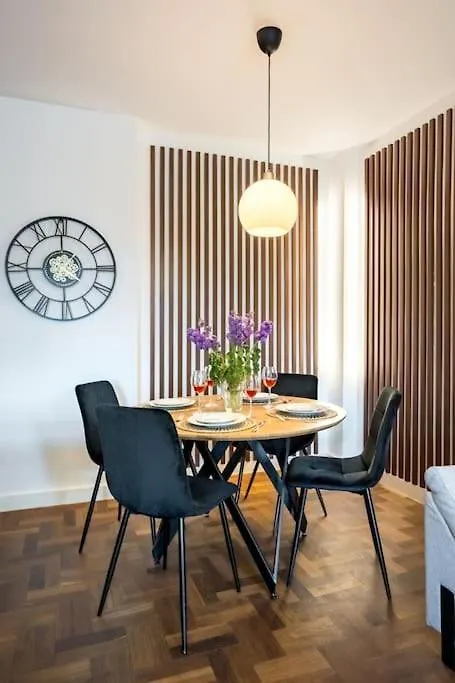Stunning 2Br Apartment - Ateneu - City Center Bucharest Romania