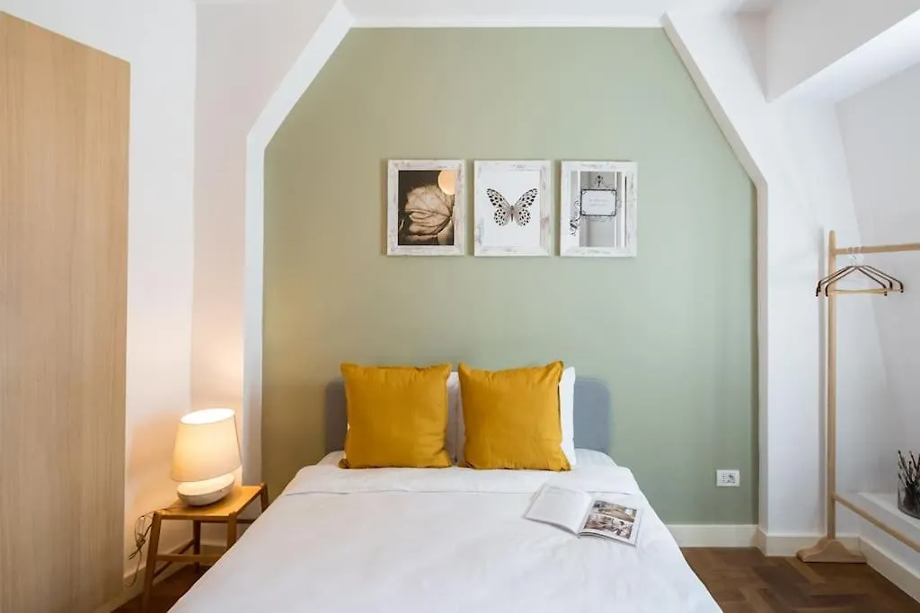 Stunning 2Br Apartment - Ateneu - City Center Bucharest Romania