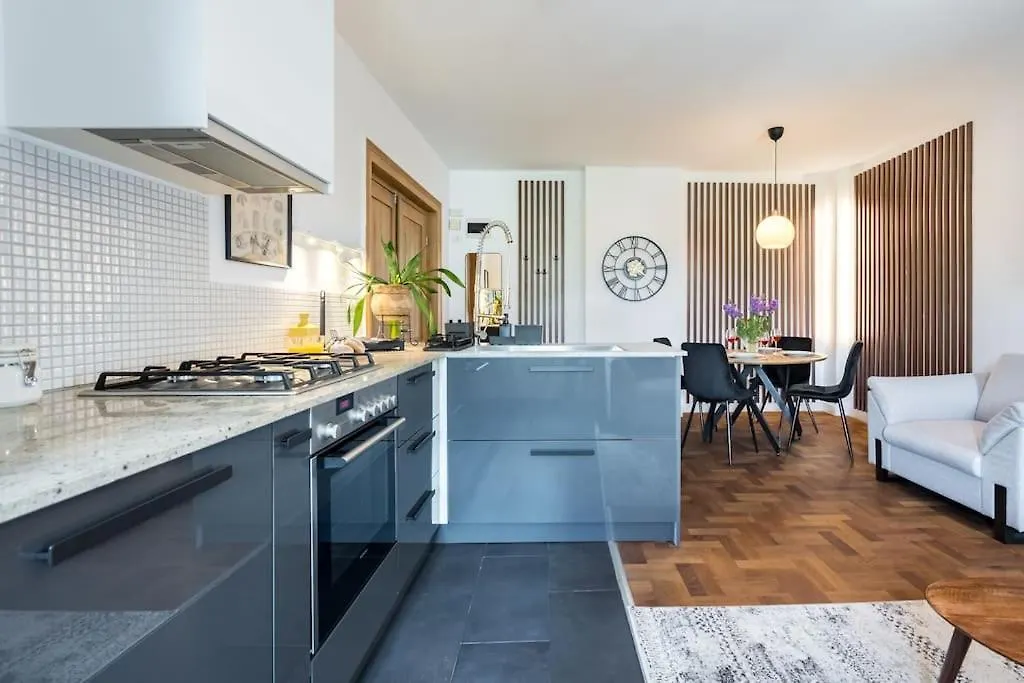 Stunning 2Br Apartment - Ateneu - City Center Bucharest